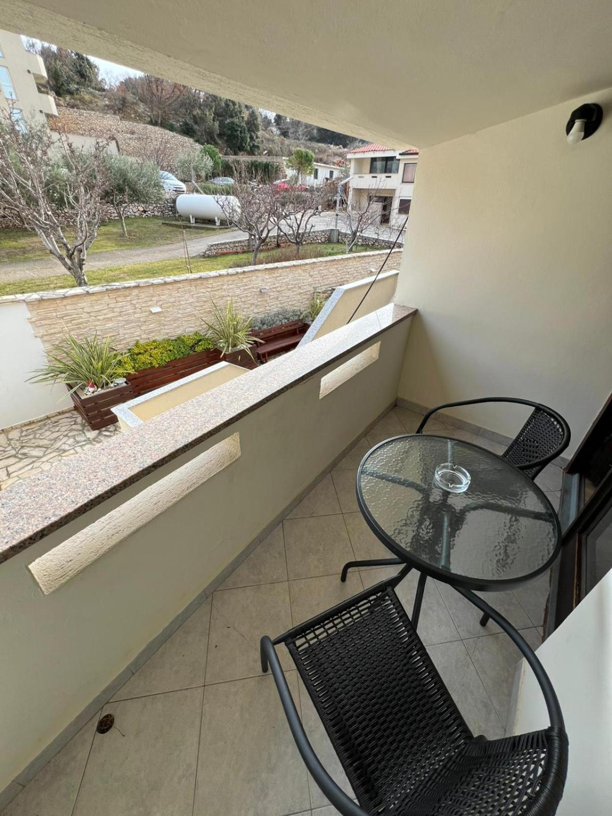 Bellevue Rooms Stara Baška 外观 照片