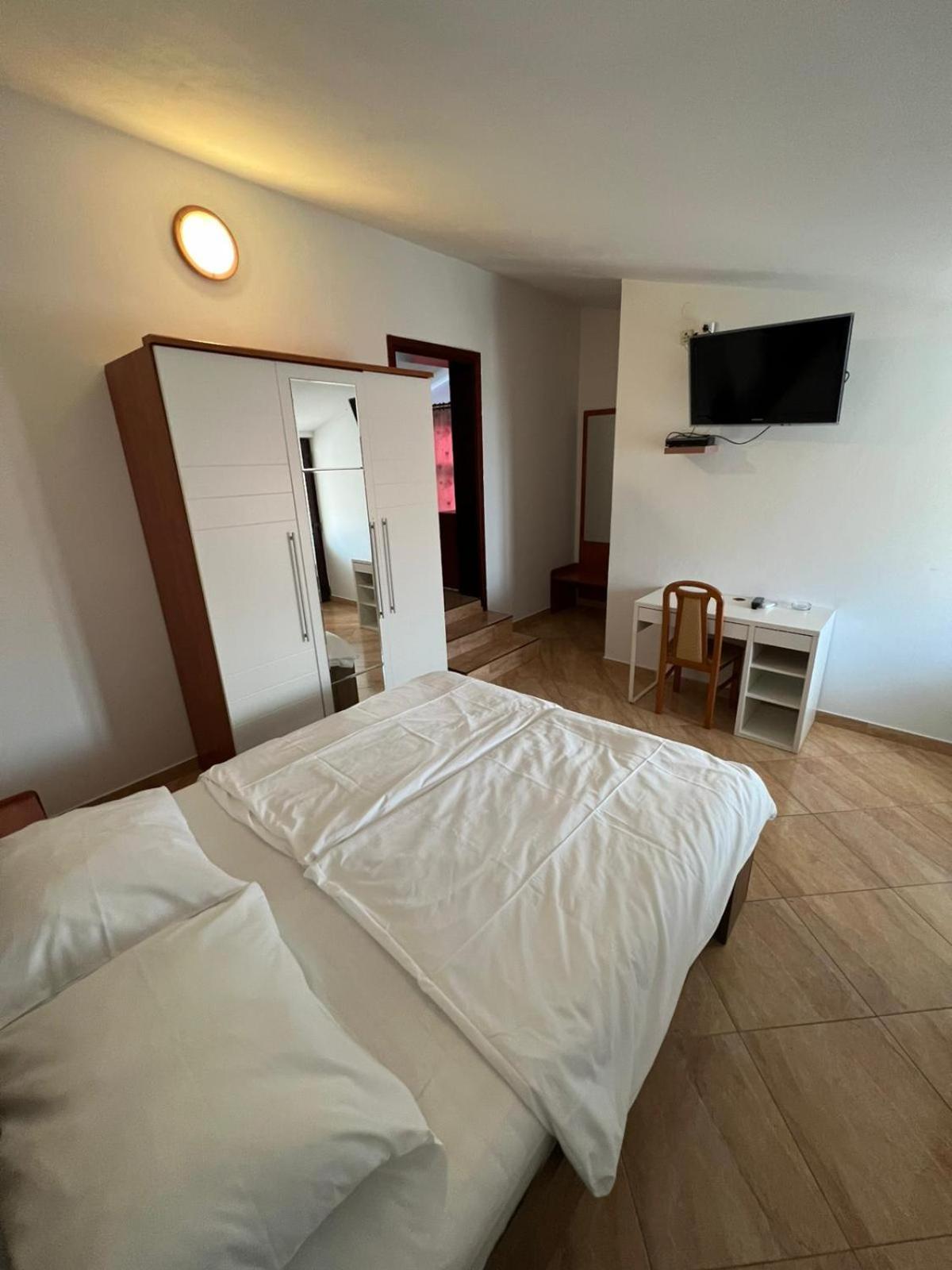 Bellevue Rooms Stara Baška 外观 照片