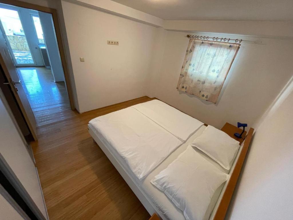 Bellevue Rooms Stara Baška 外观 照片