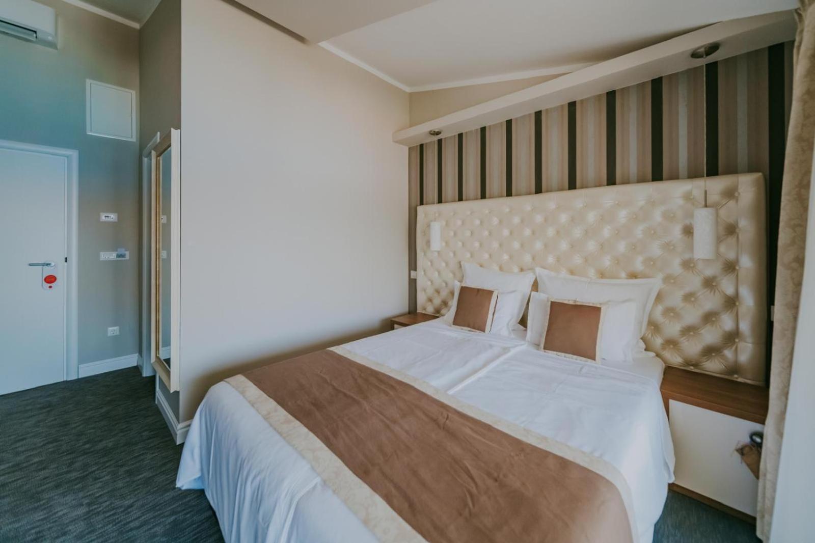 Bellevue Rooms Stara Baška 外观 照片