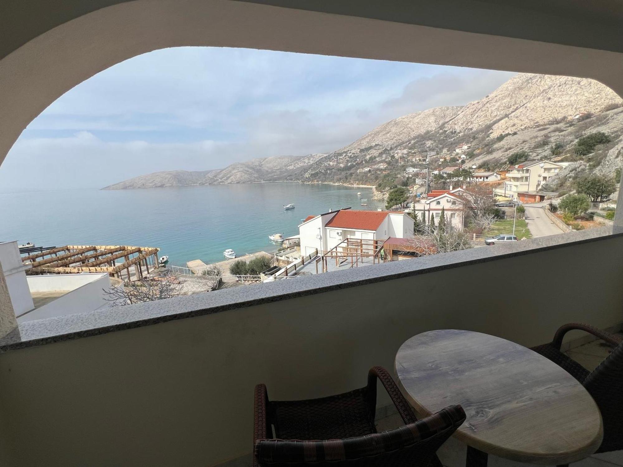 Bellevue Rooms Stara Baška 外观 照片
